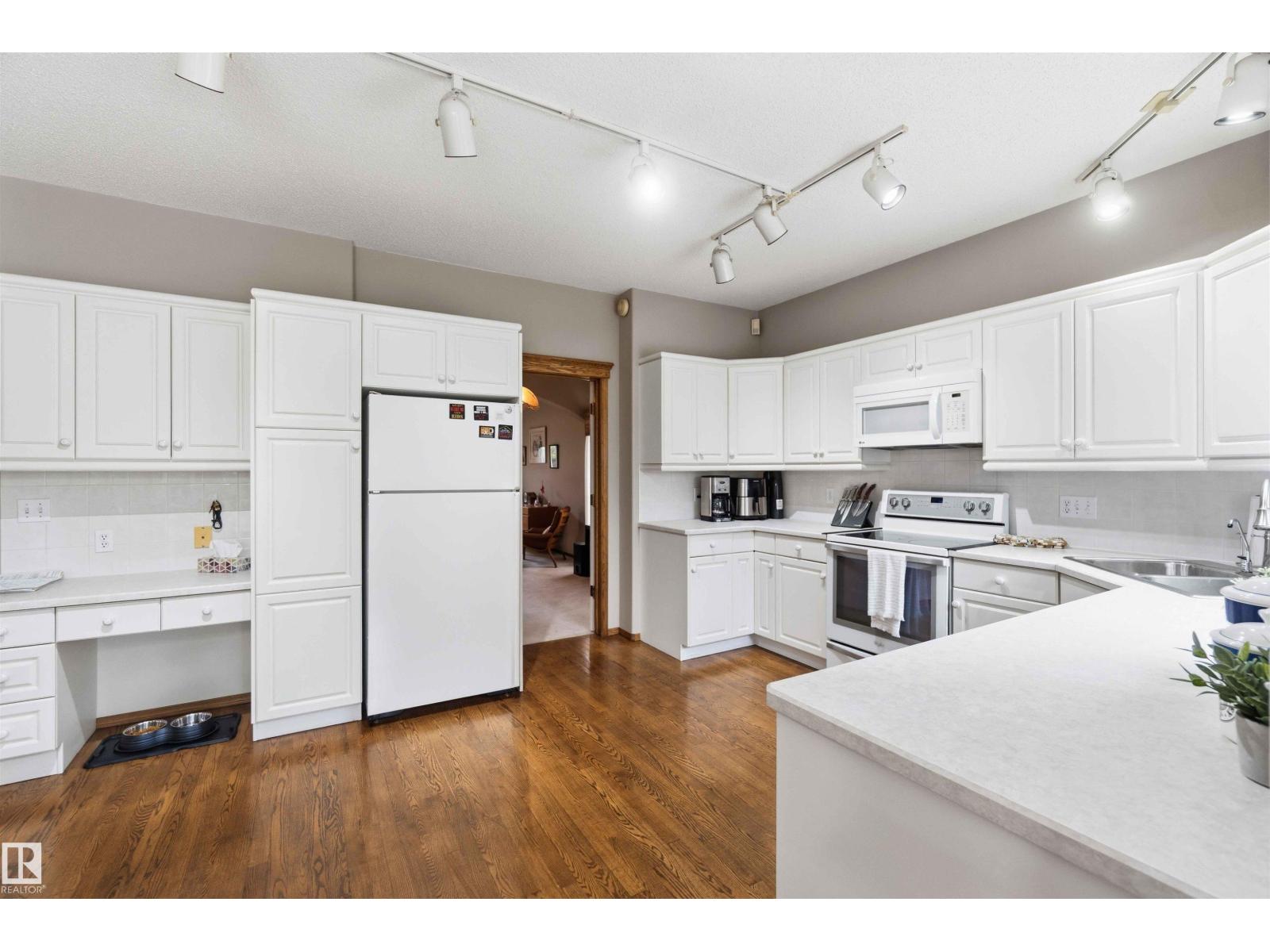1080 WEDGEWOOD BV NW - 26