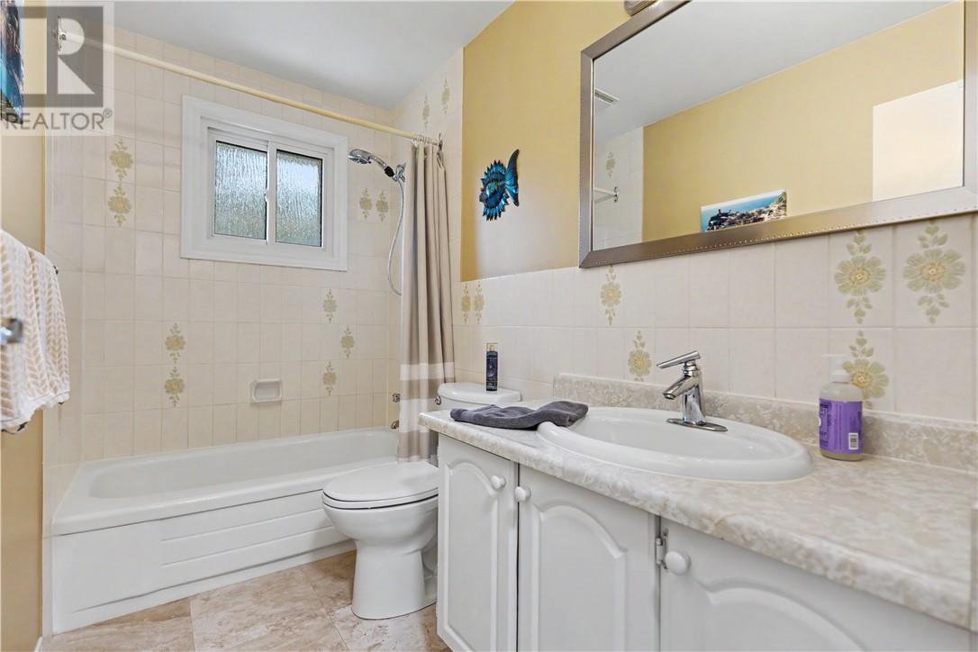 34 Manchester Crescent - 17