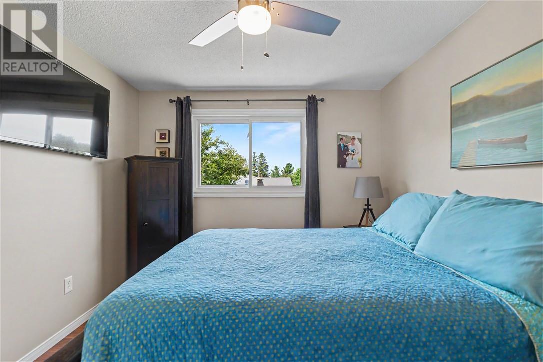34 Manchester Crescent - 23