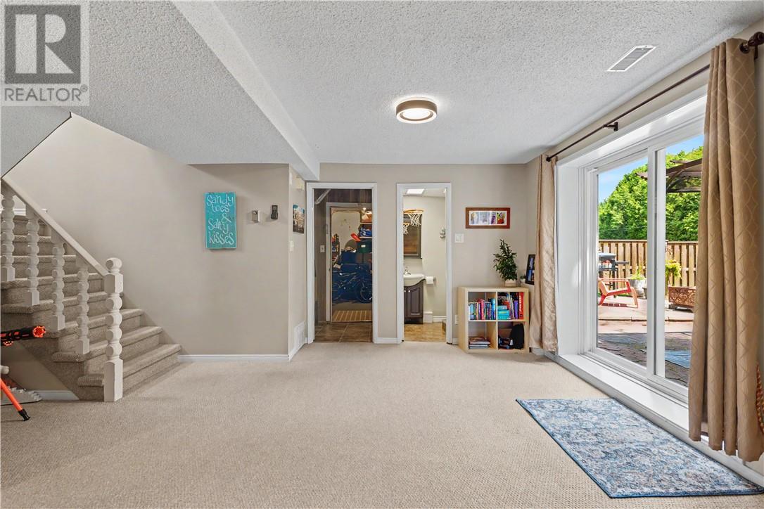 34 Manchester Crescent - 30