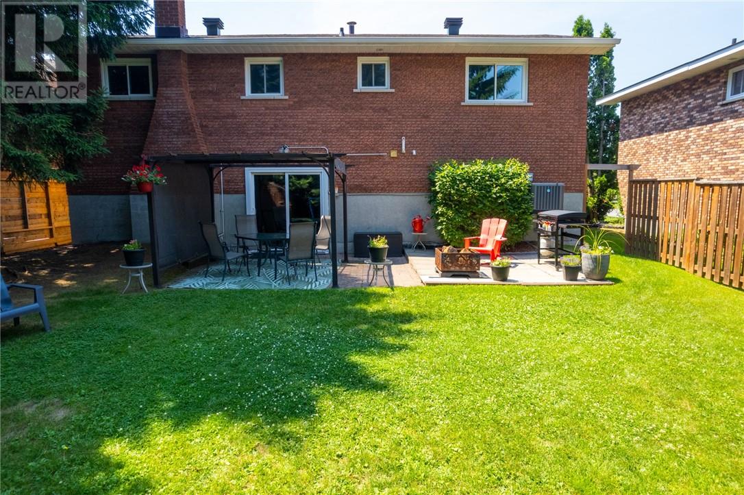 34 Manchester Crescent - 37
