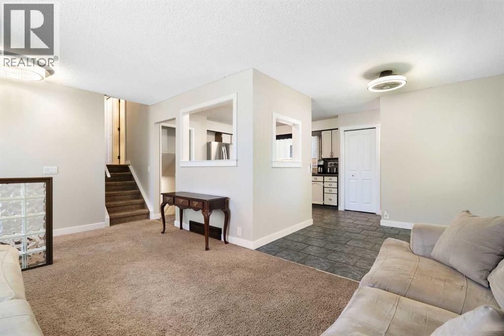 76 Pinebrook Close NE - Image 6