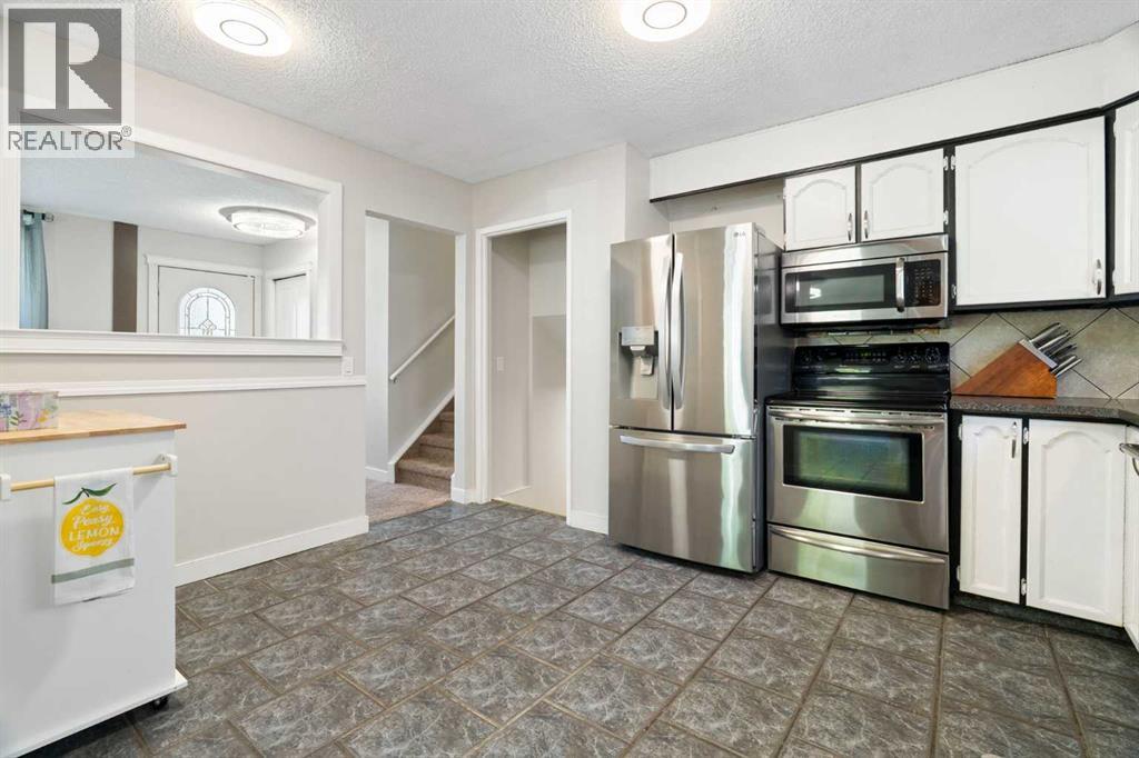 76 Pinebrook Close NE - Image 12