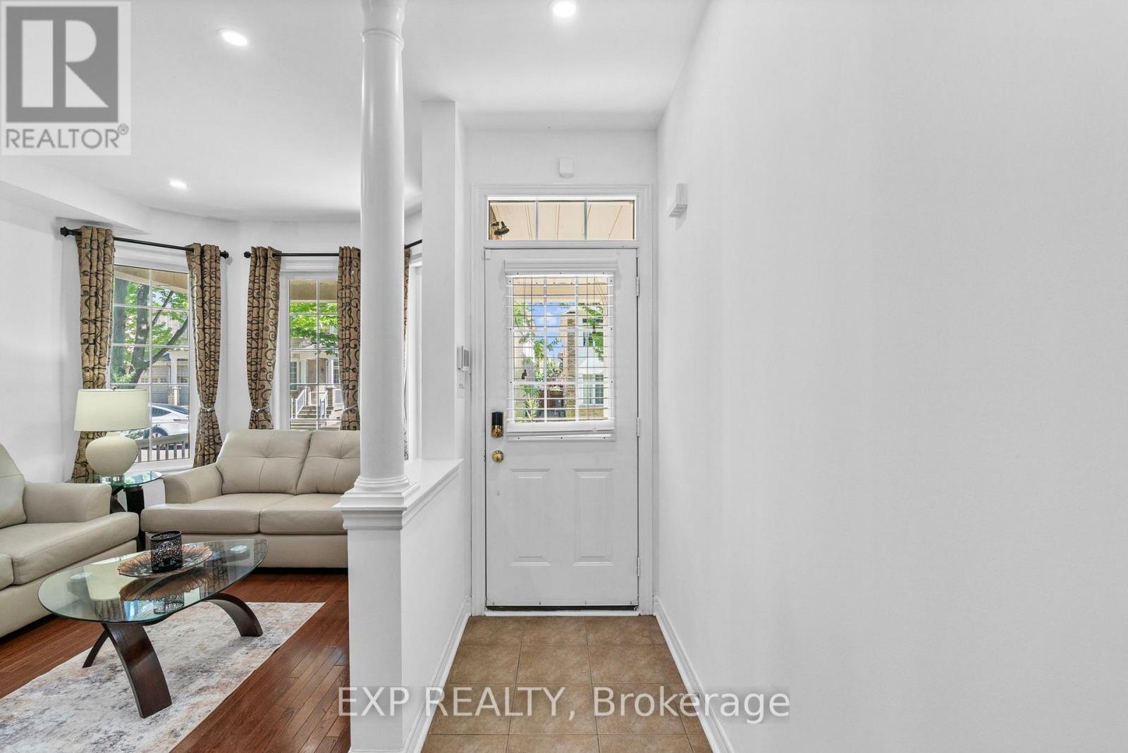 71 PILLAR ROCK CRESCENT - 2