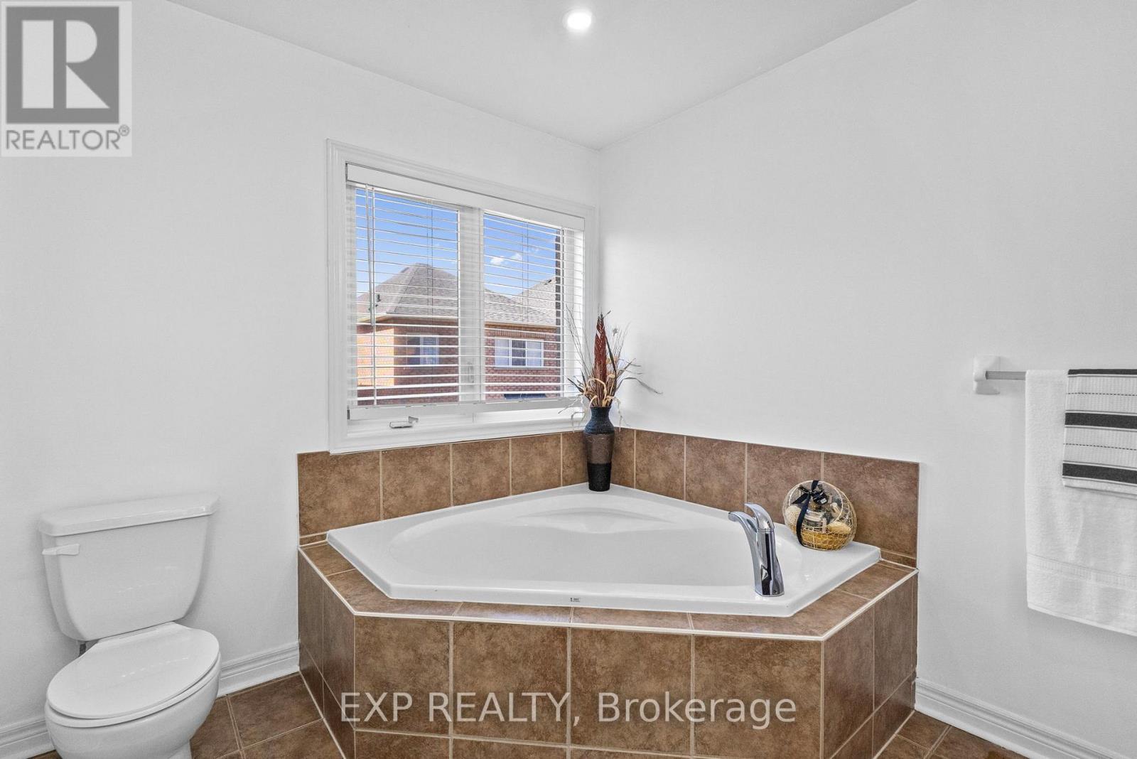 71 PILLAR ROCK CRESCENT - 25