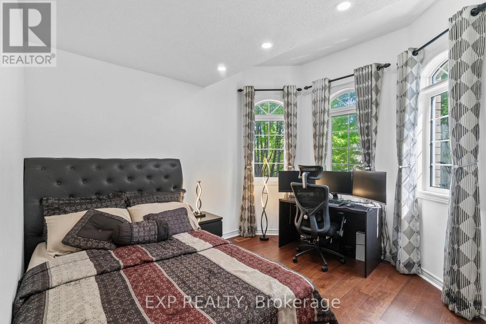 71 PILLAR ROCK CRESCENT - 36