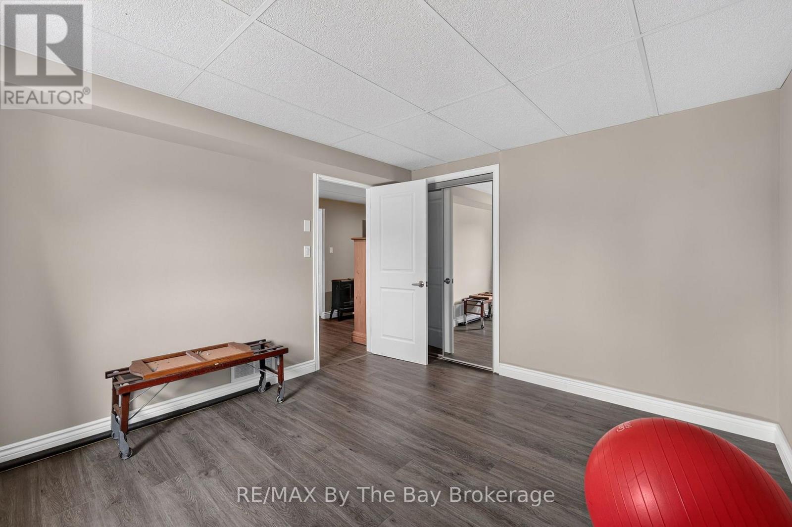 1434 RIVER ROAD W - Image 31