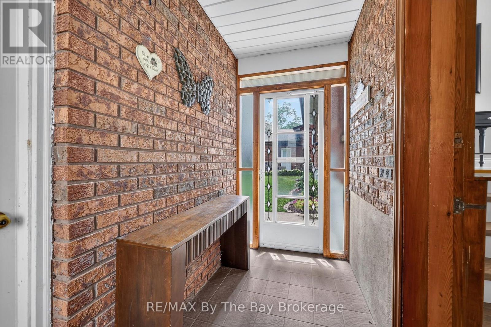 1434 RIVER ROAD W - Image 4