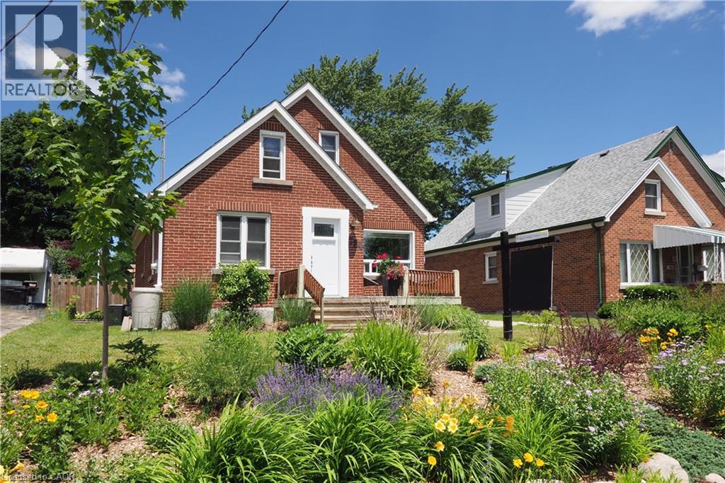 784 ELIZABETH Street - 1
