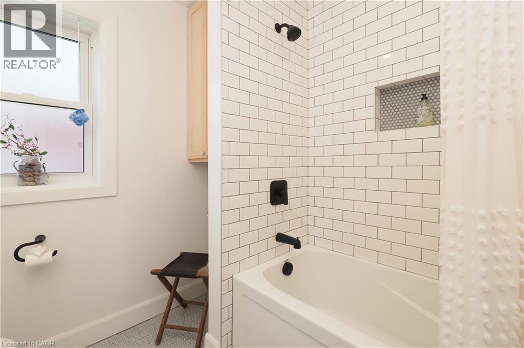 784 ELIZABETH Street - Image 22