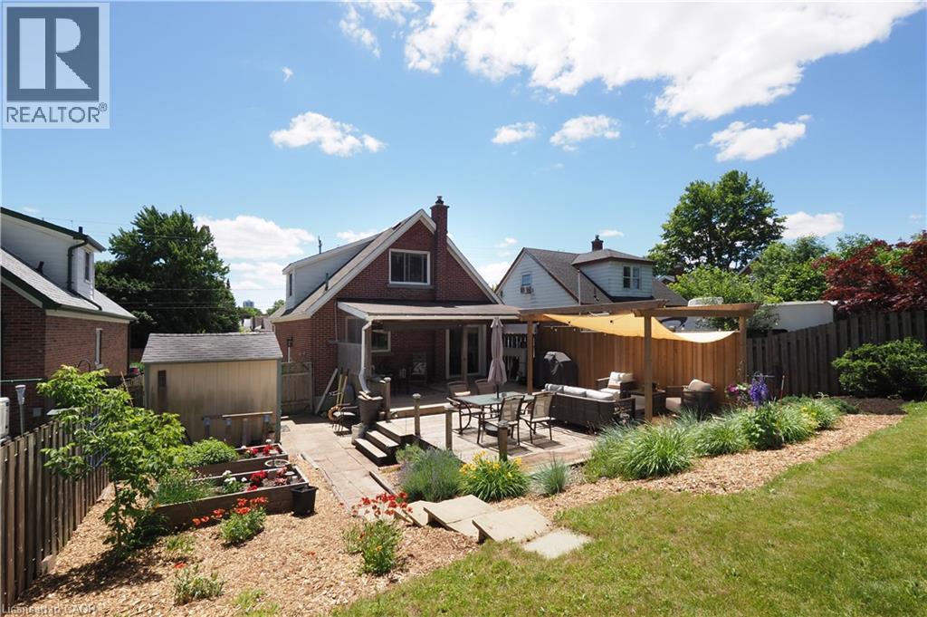 784 ELIZABETH Street - Image 34