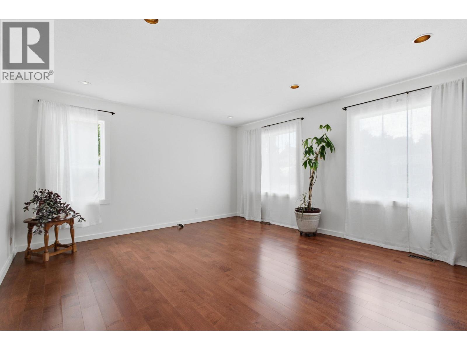 4345 Dunvegan Court - 9