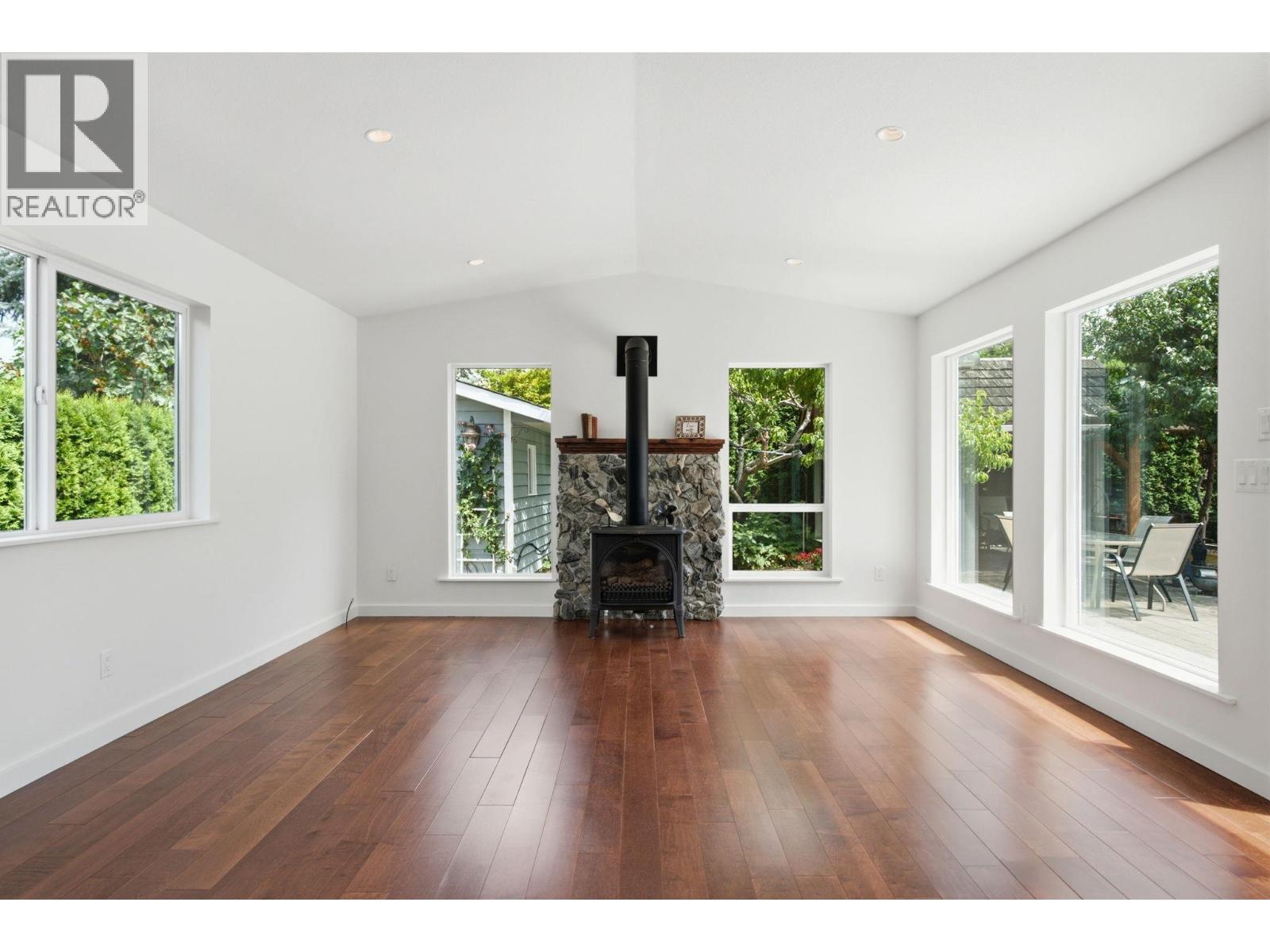 4345 Dunvegan Court - 22