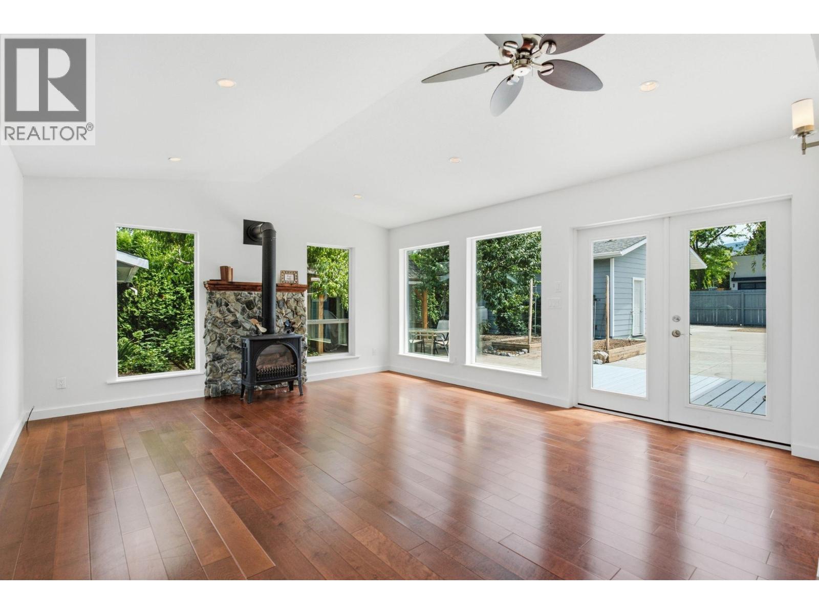 4345 Dunvegan Court - 23