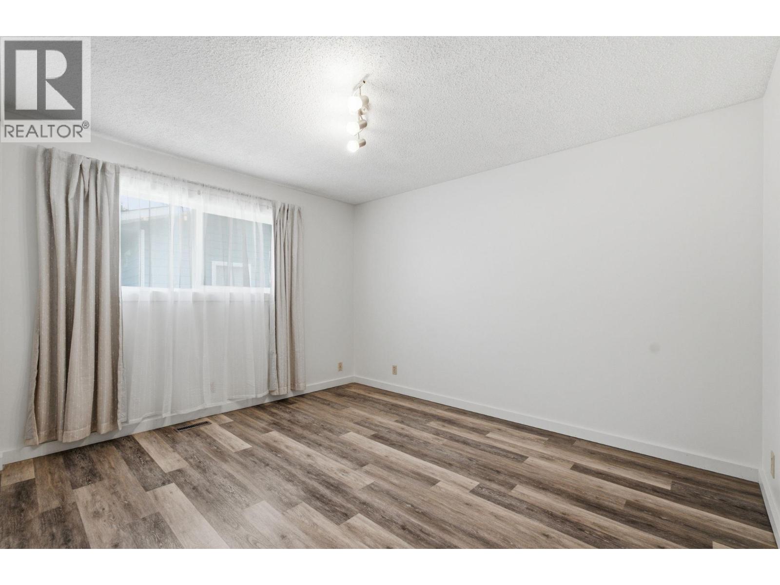 4345 Dunvegan Court - 26