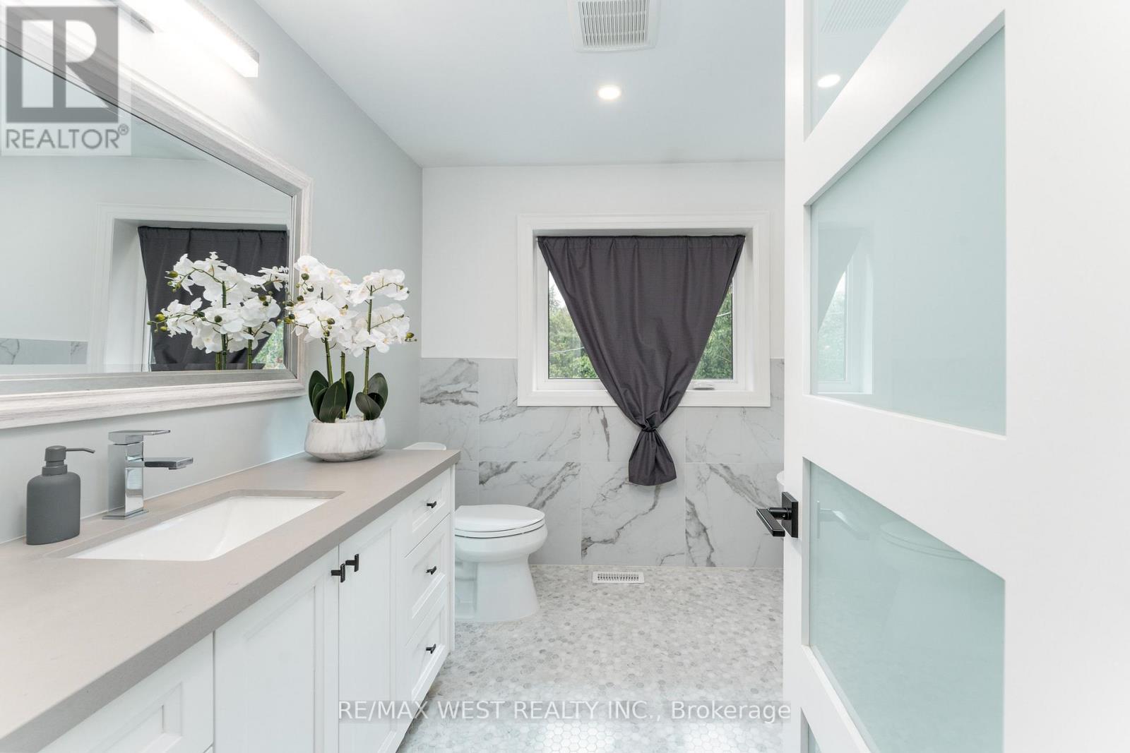 139 REDGRAVE DRIVE - 13