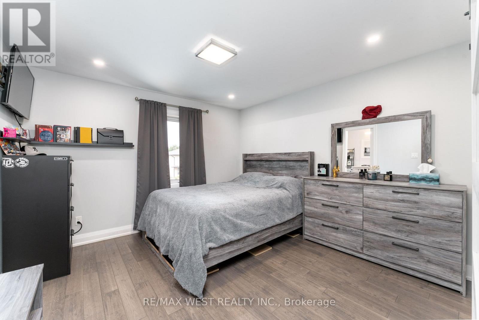 139 REDGRAVE DRIVE - 14