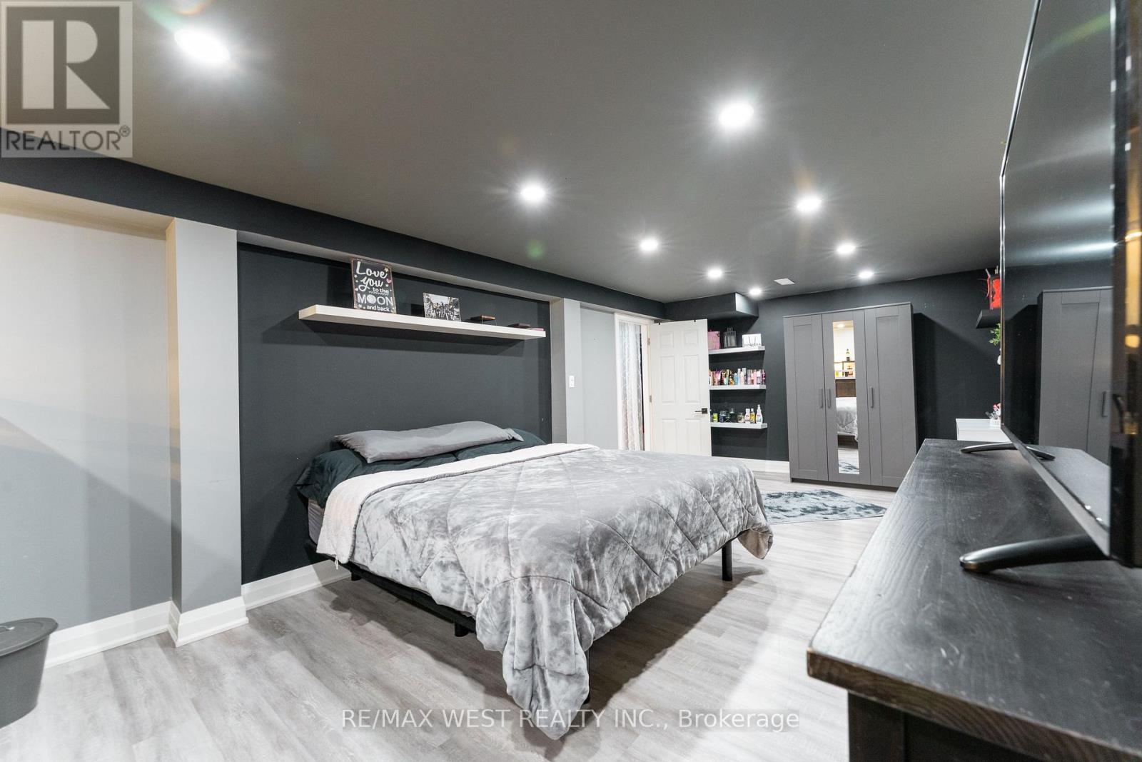 139 REDGRAVE DRIVE - 17