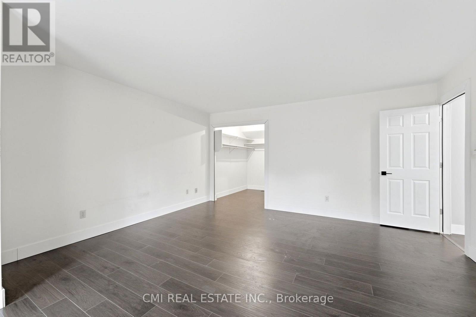 6 JOHN PLACE - 27