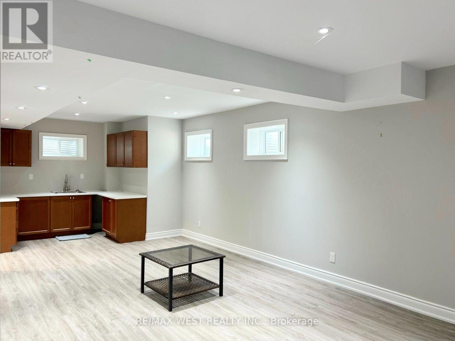 69 PETERSON STREET - Image 28