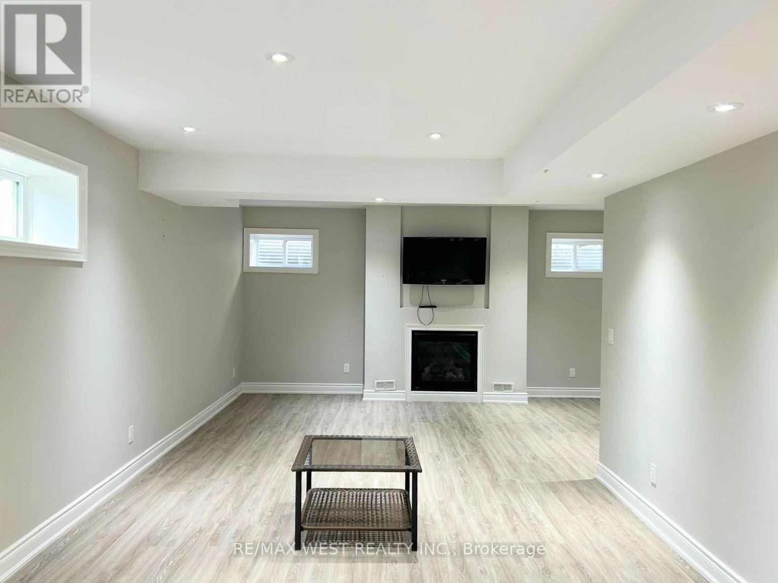 69 PETERSON STREET - Image 30