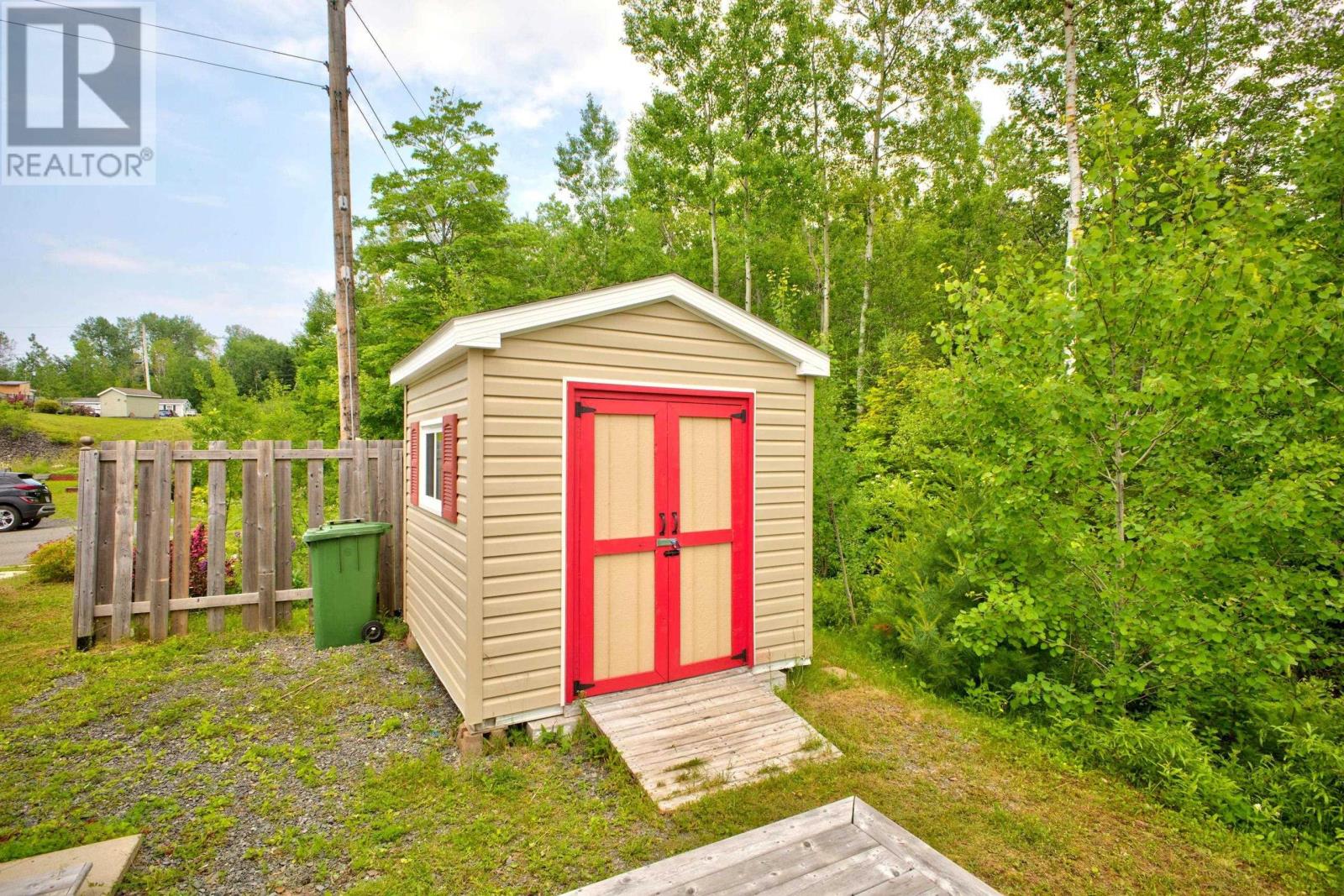 1047 GLEN FOREST Drive - 31