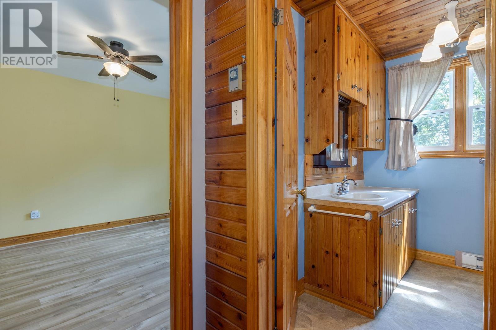732 West Porters Lake Road - 20