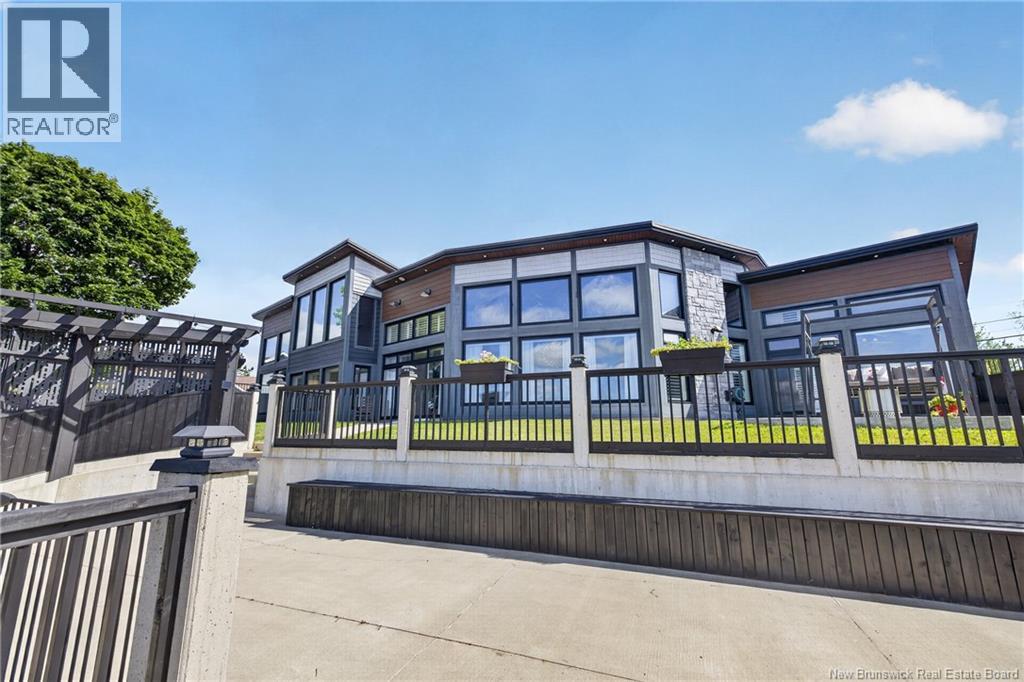 3285 rue Principale - 6