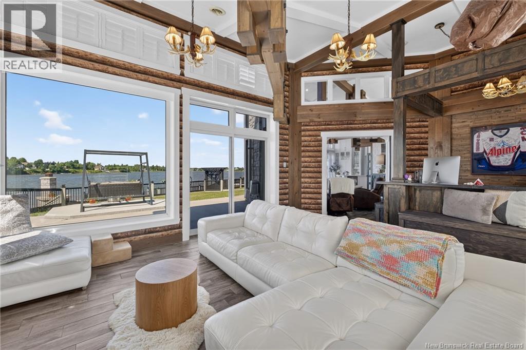 3285 rue Principale - 16