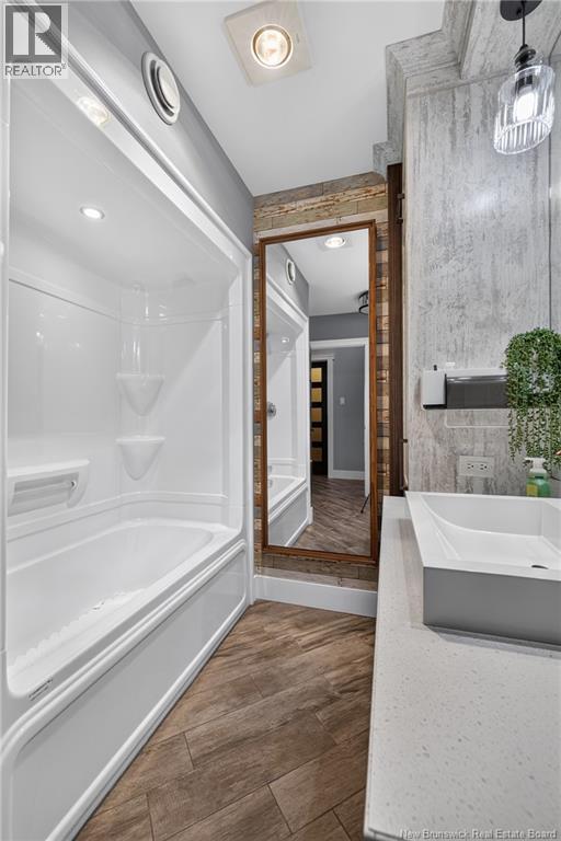 3285 rue Principale - 26