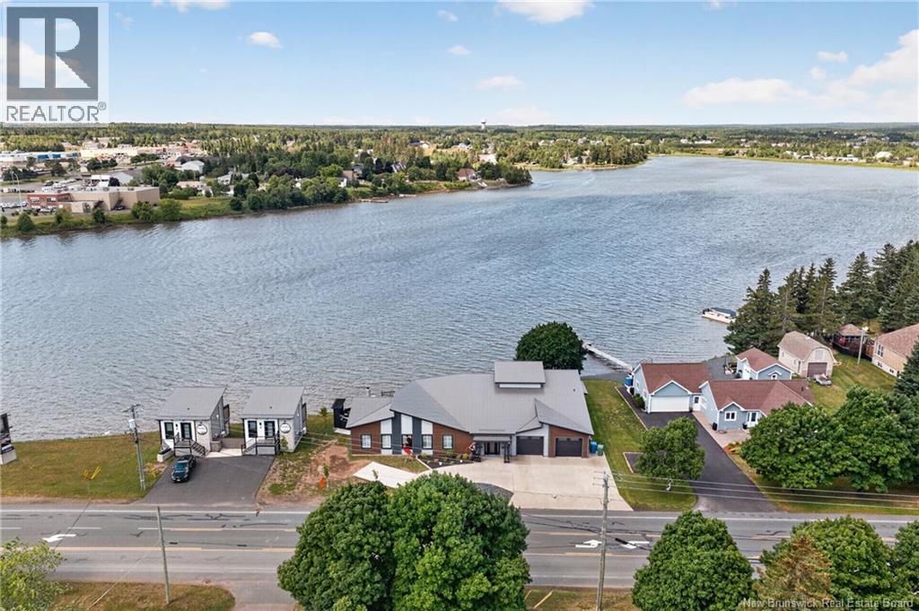 3285 rue Principale - 1
