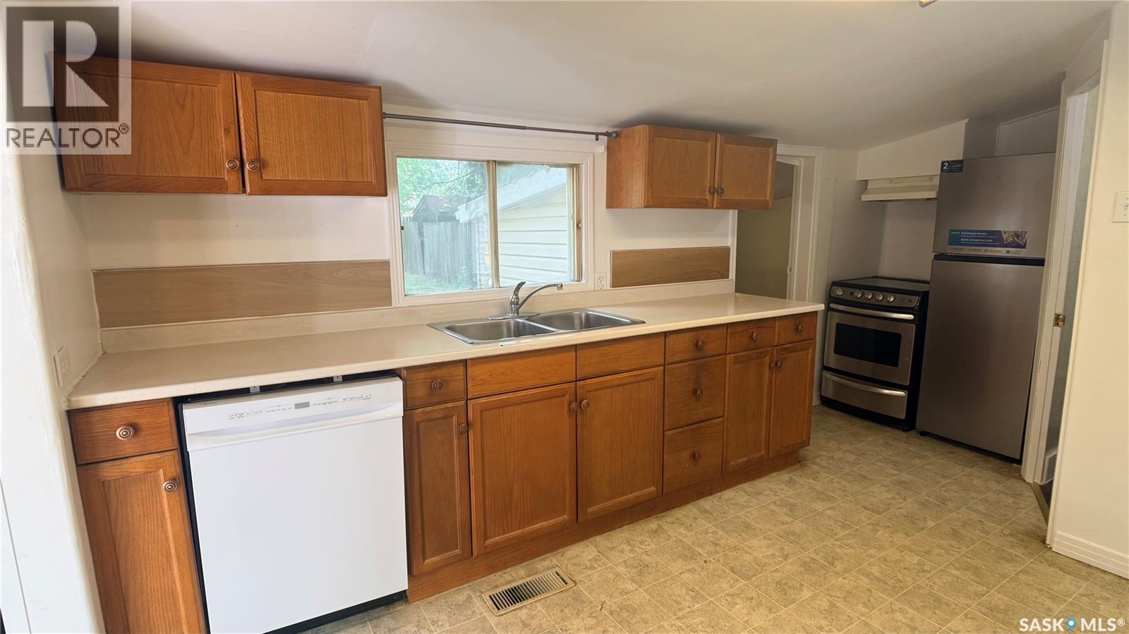 605 2nd STREET - 10
