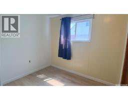 605 2nd Street, Estevan, SK S4A2K8 Photo 12