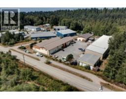 1877 Field Road, Sechelt, BC V7Z0A8 Photo 11