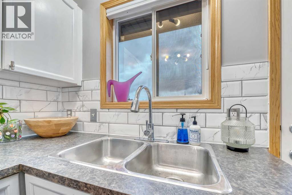 545 Hillview Gate - 16