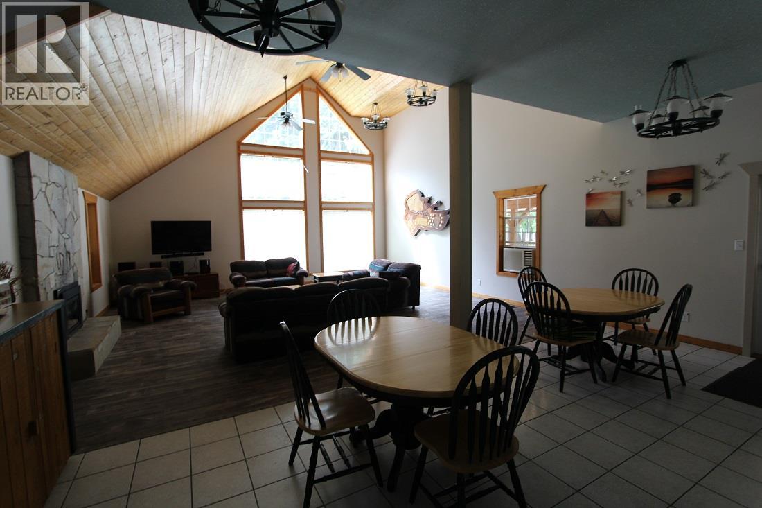#137 3980 Squilax Anglemont Road - 28