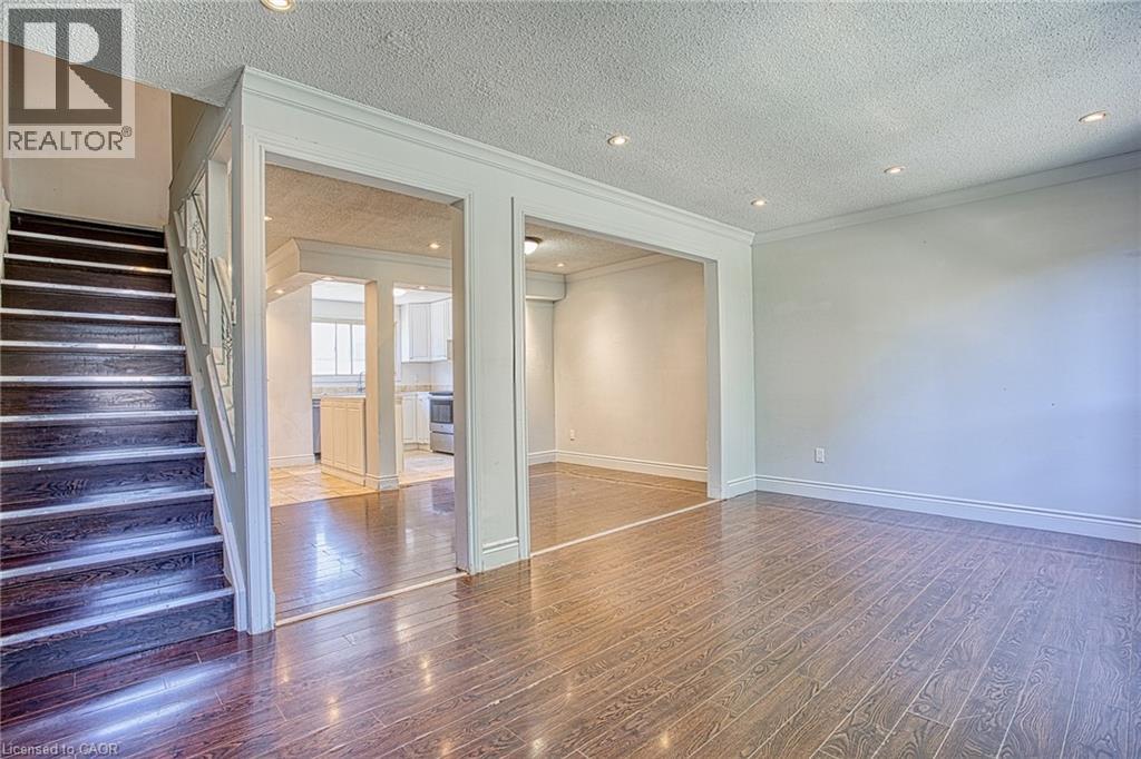 #85 75 BERKINDALE Drive - 16