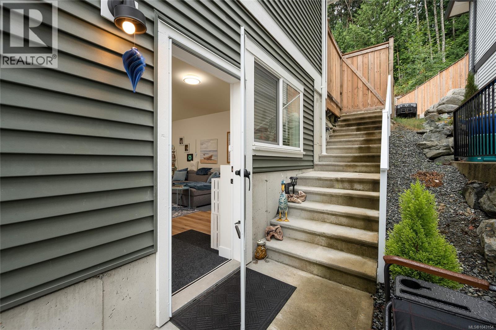 940 Craig Rd - 33