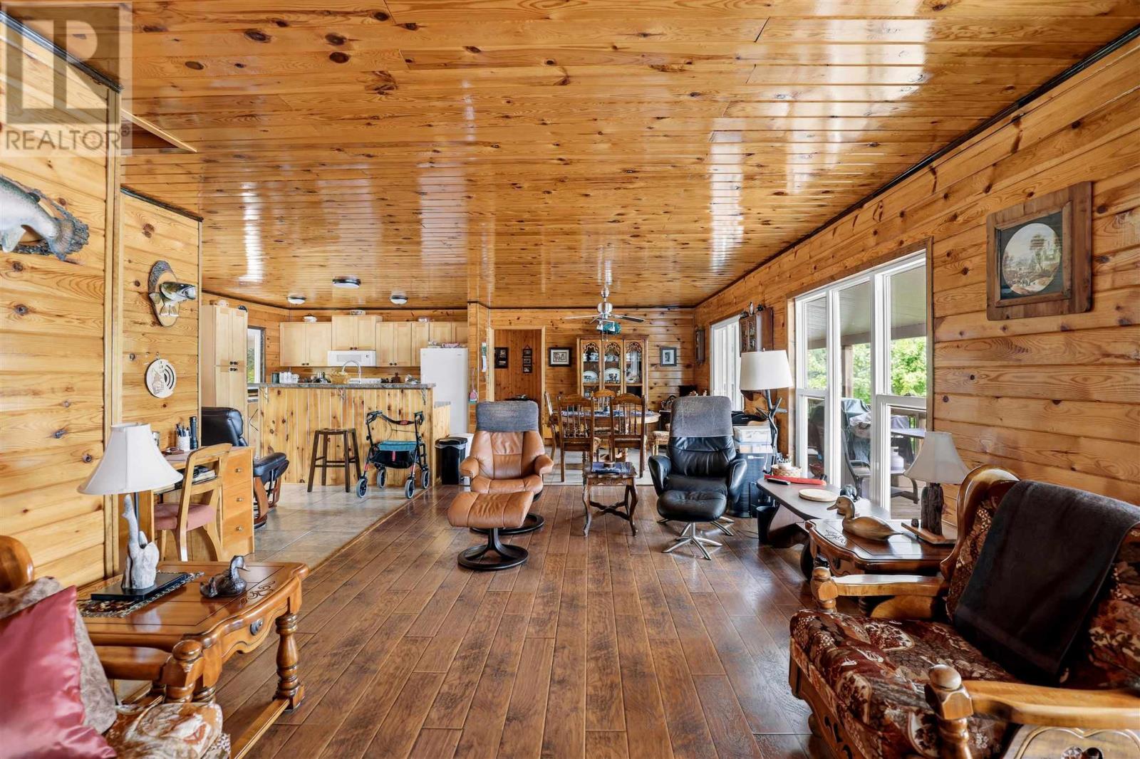 9182 Highway 129 - 12