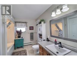 Laundry / Bath - 23 Mitchell Drive, Stratford, PE C1B1R6 Photo 9