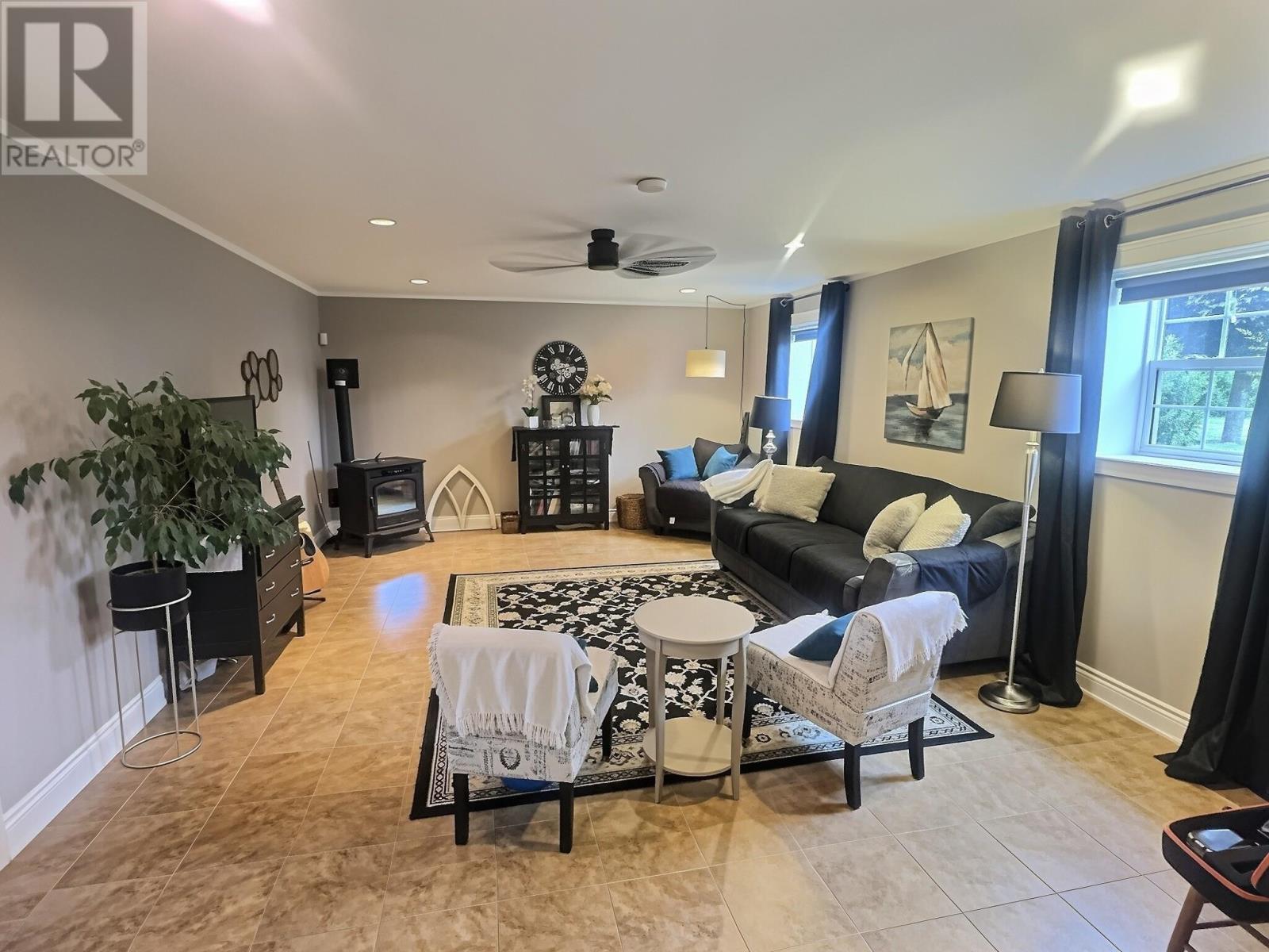 23 Mitchell Drive - 18