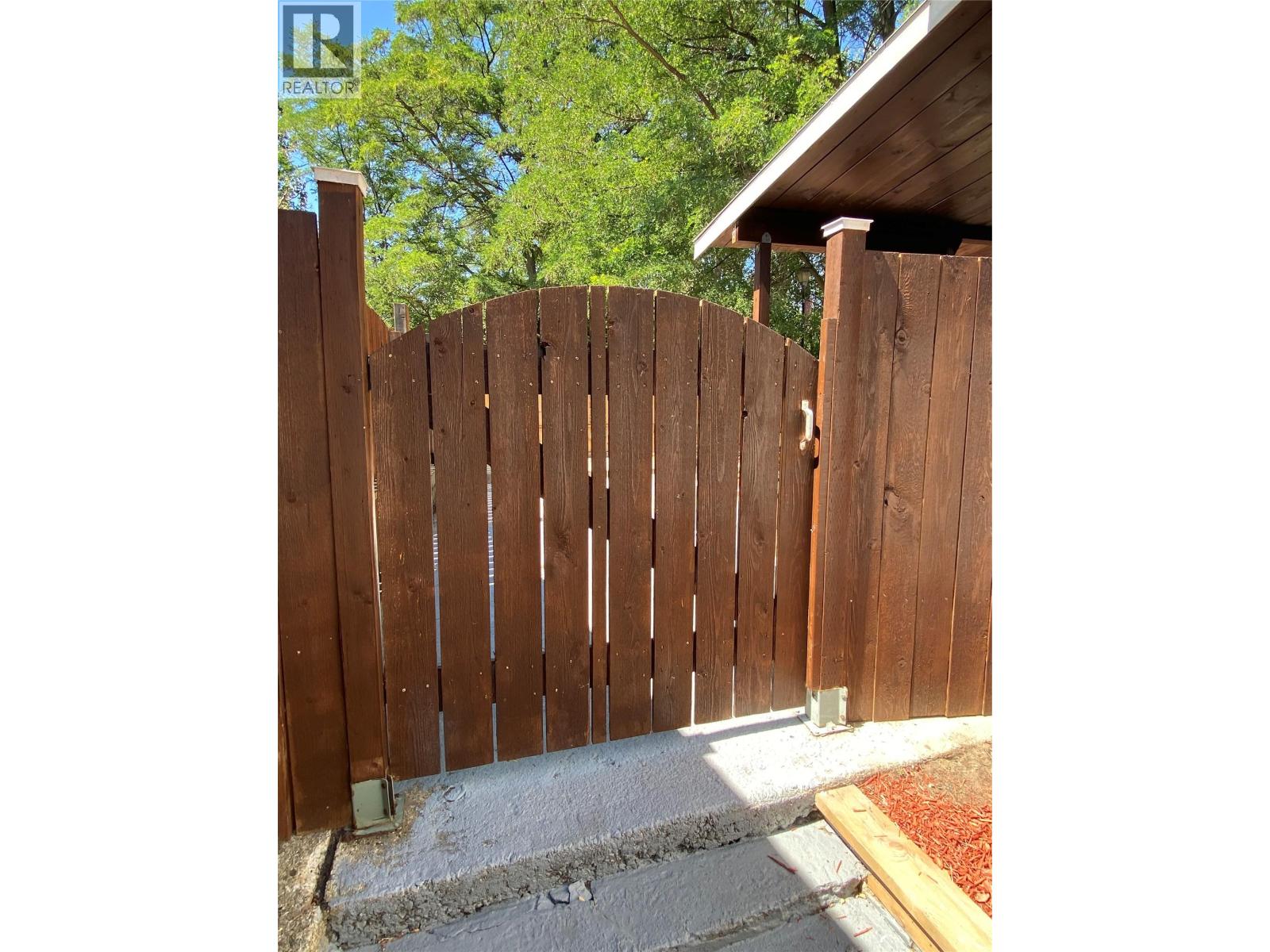 1338 Columbia Avenue - 21