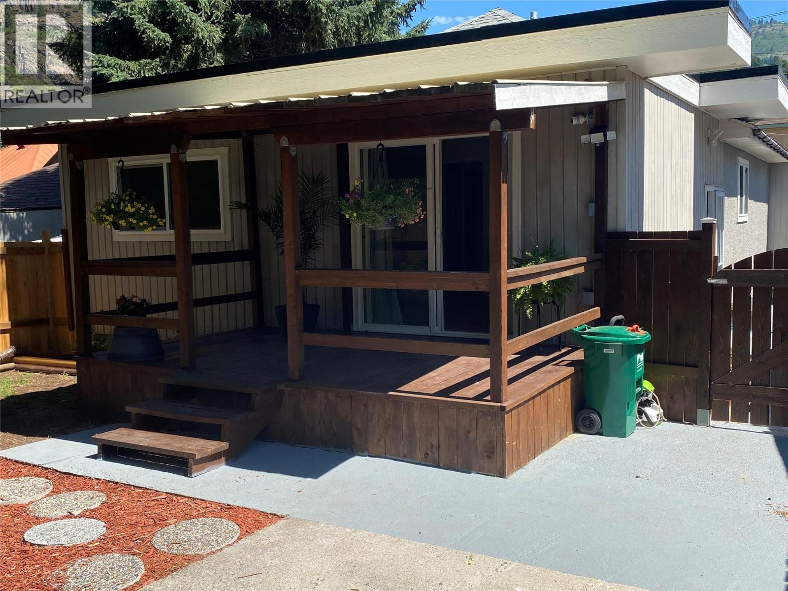 1338 Columbia Avenue - 23