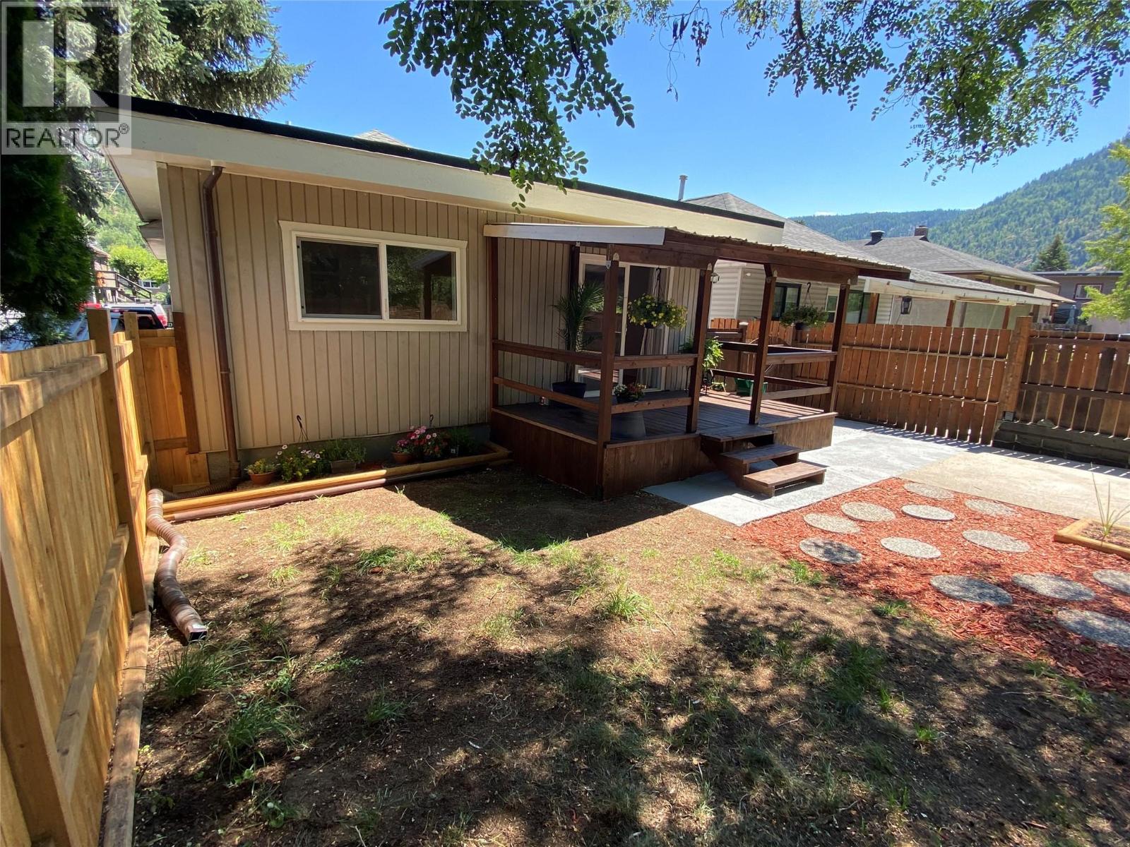 1338 Columbia Avenue - 24