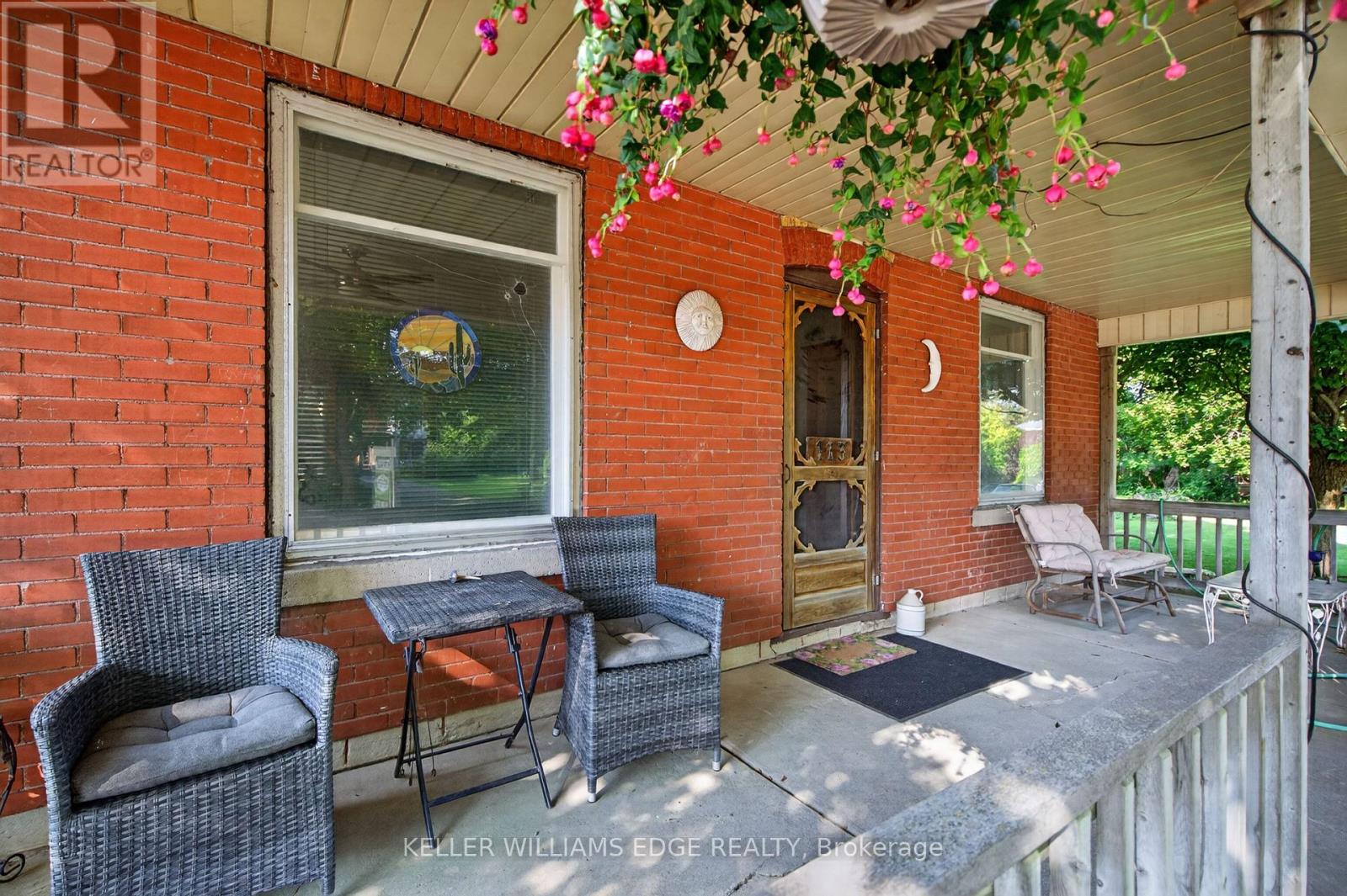 113 FREELTON ROAD - 6