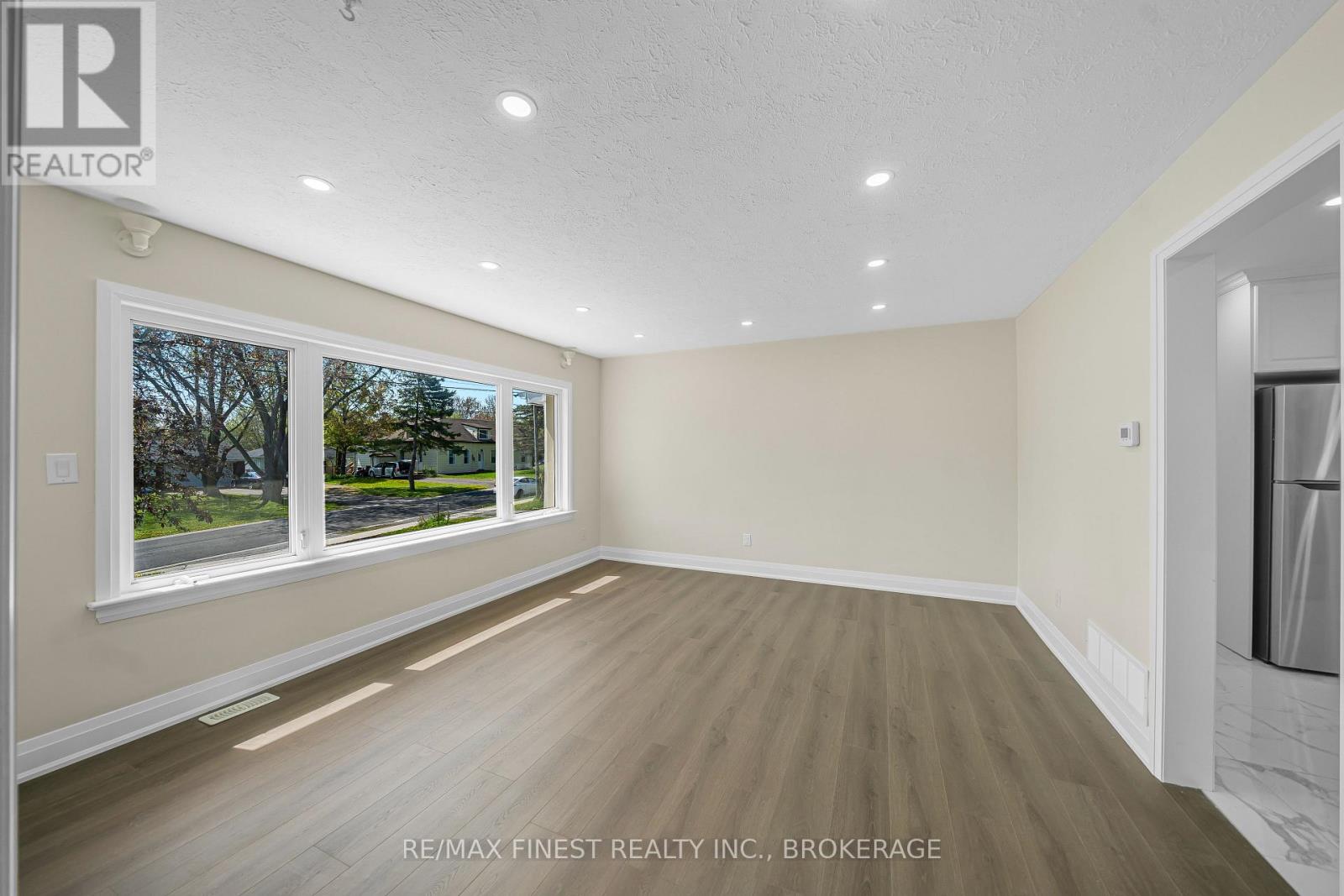 320 ACADEMY STREET - 7