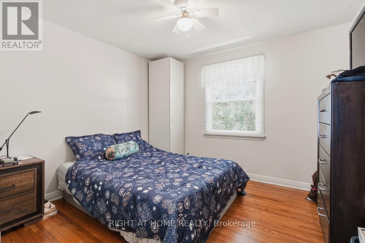 384 REGAL DRIVE - 17
