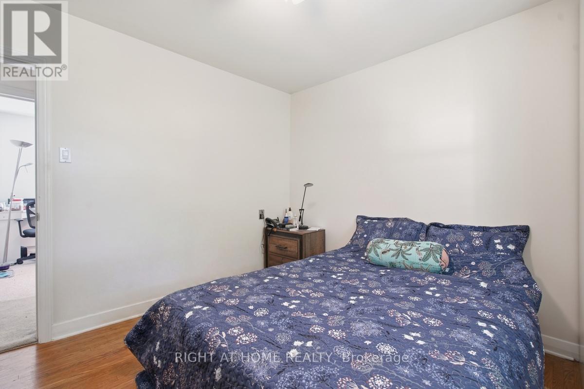 384 REGAL DRIVE - 18