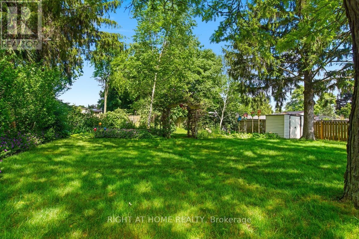 384 REGAL DRIVE - 31