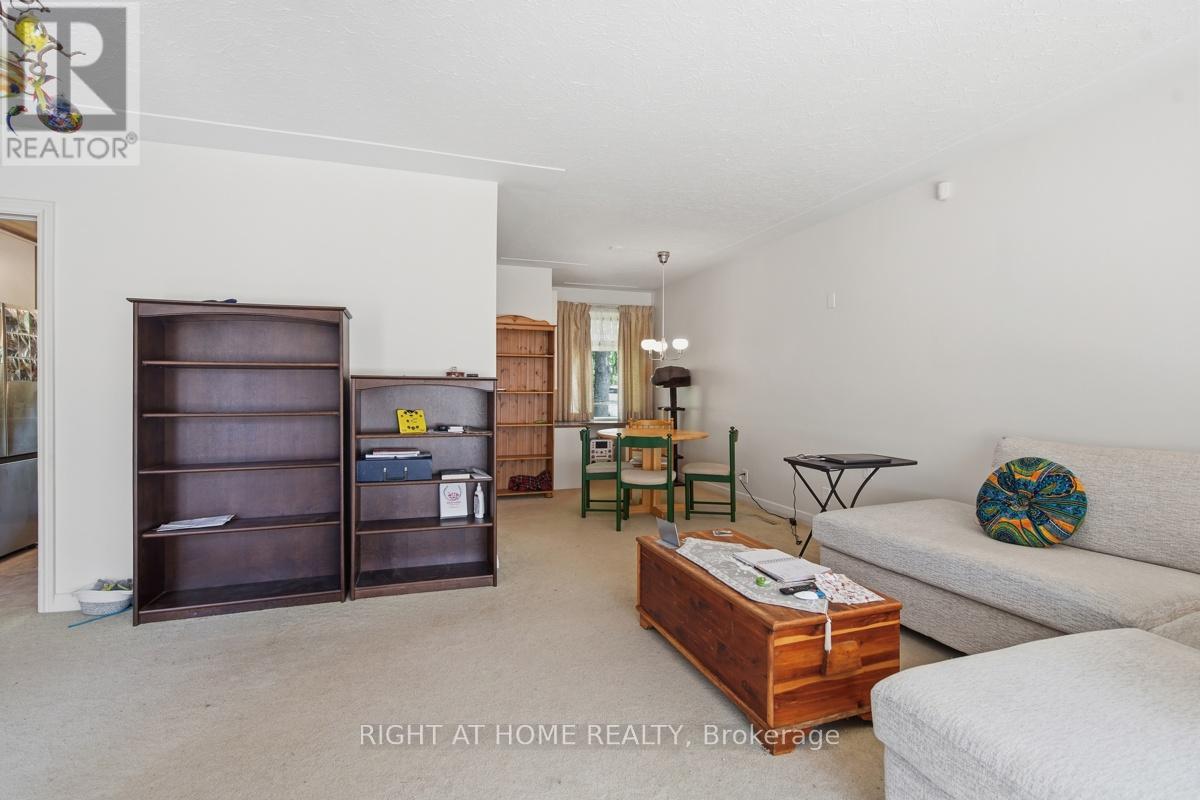 384 REGAL DRIVE - 8
